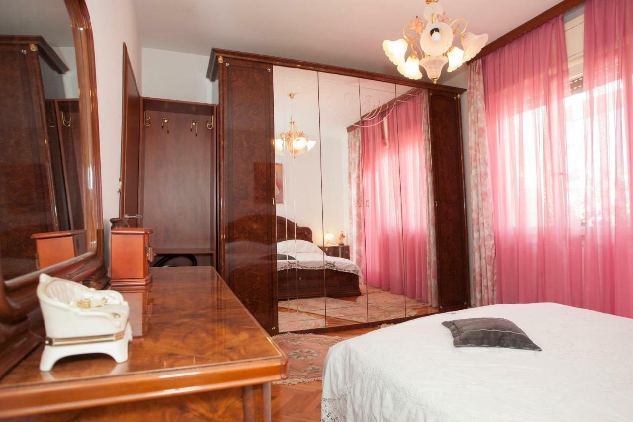 Apartment Dolores Spalato Esterno foto