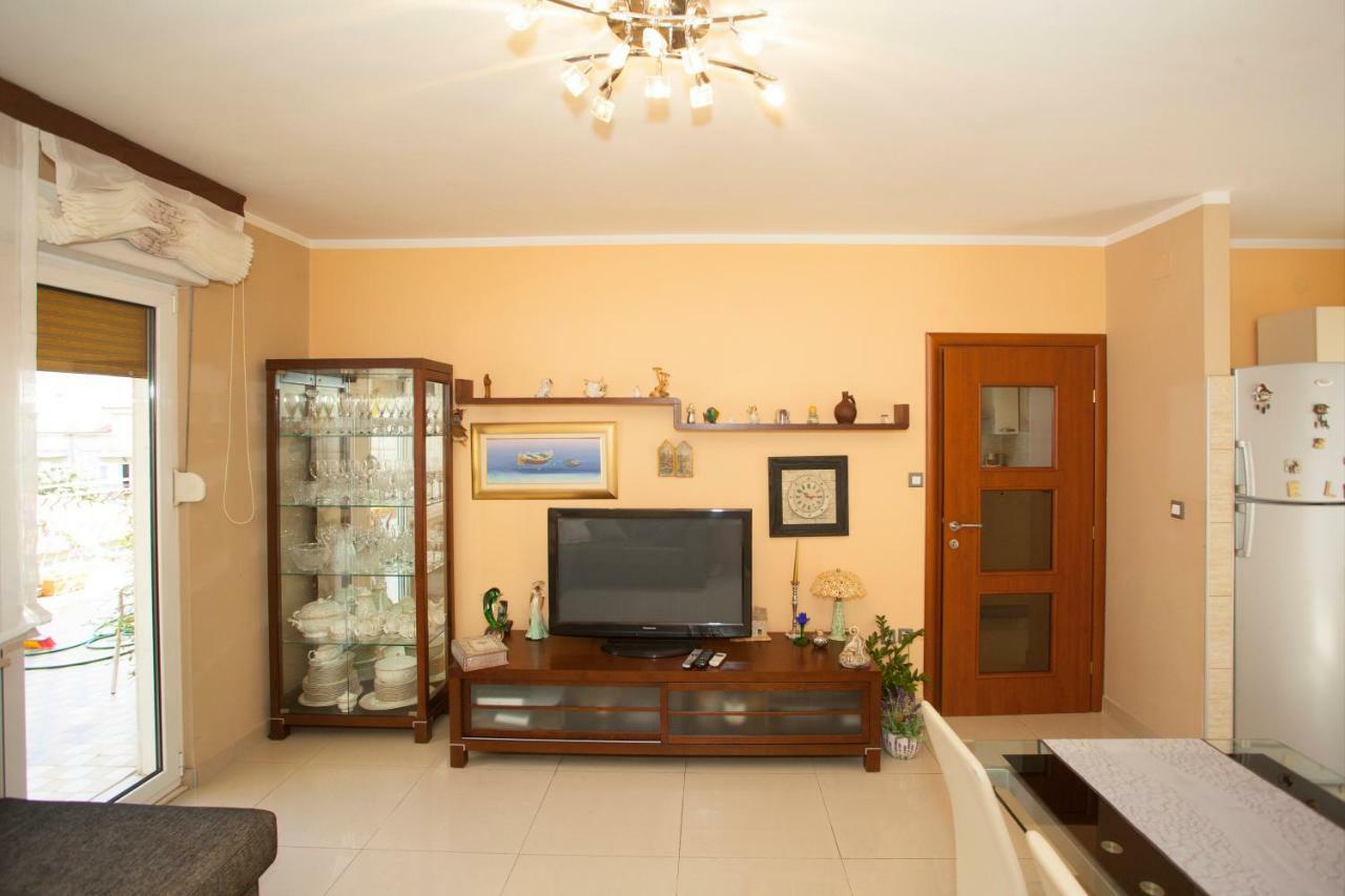 Apartment Dolores Spalato Esterno foto