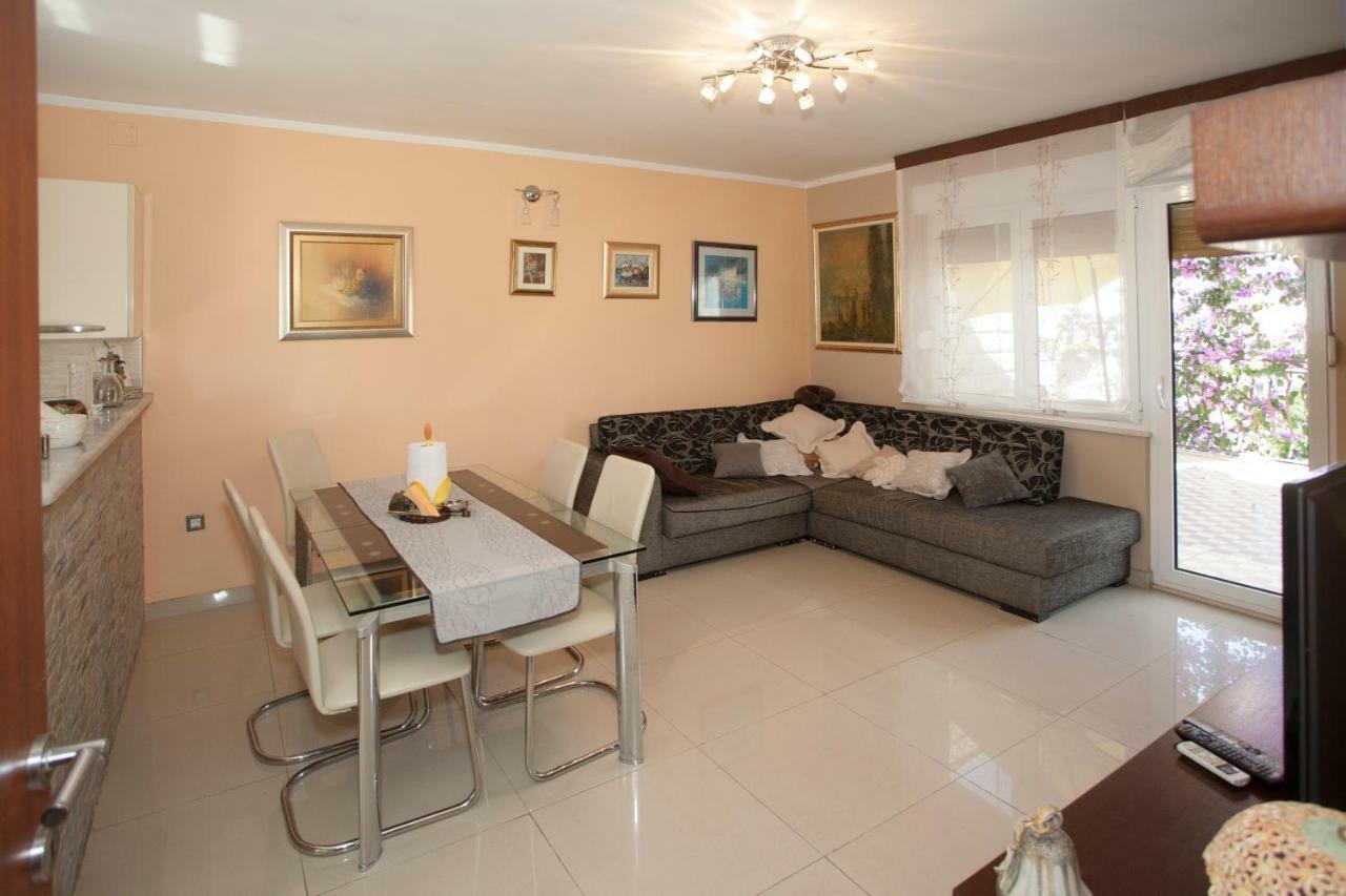 Apartment Dolores Spalato Esterno foto