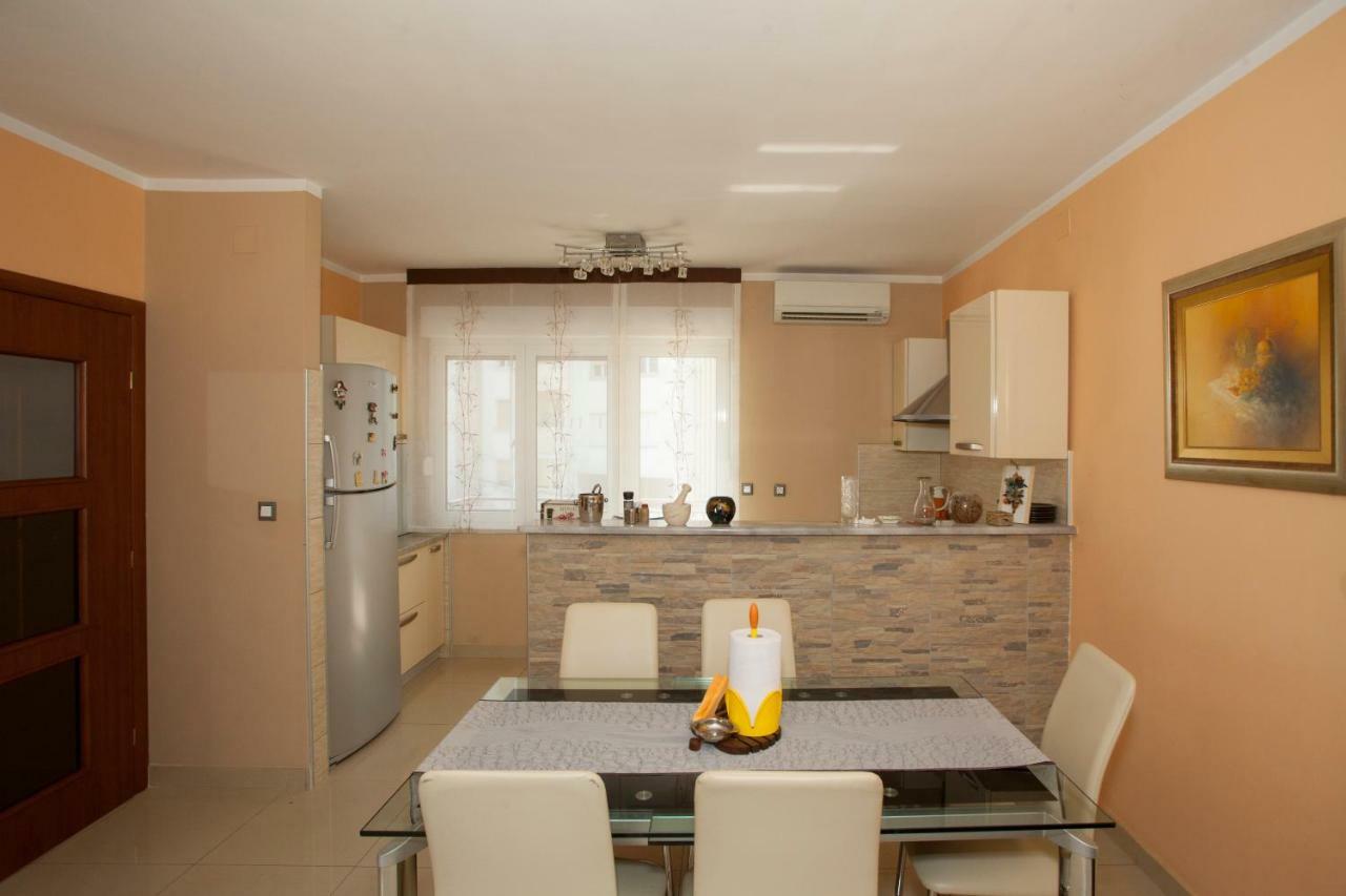 Apartment Dolores Spalato Esterno foto