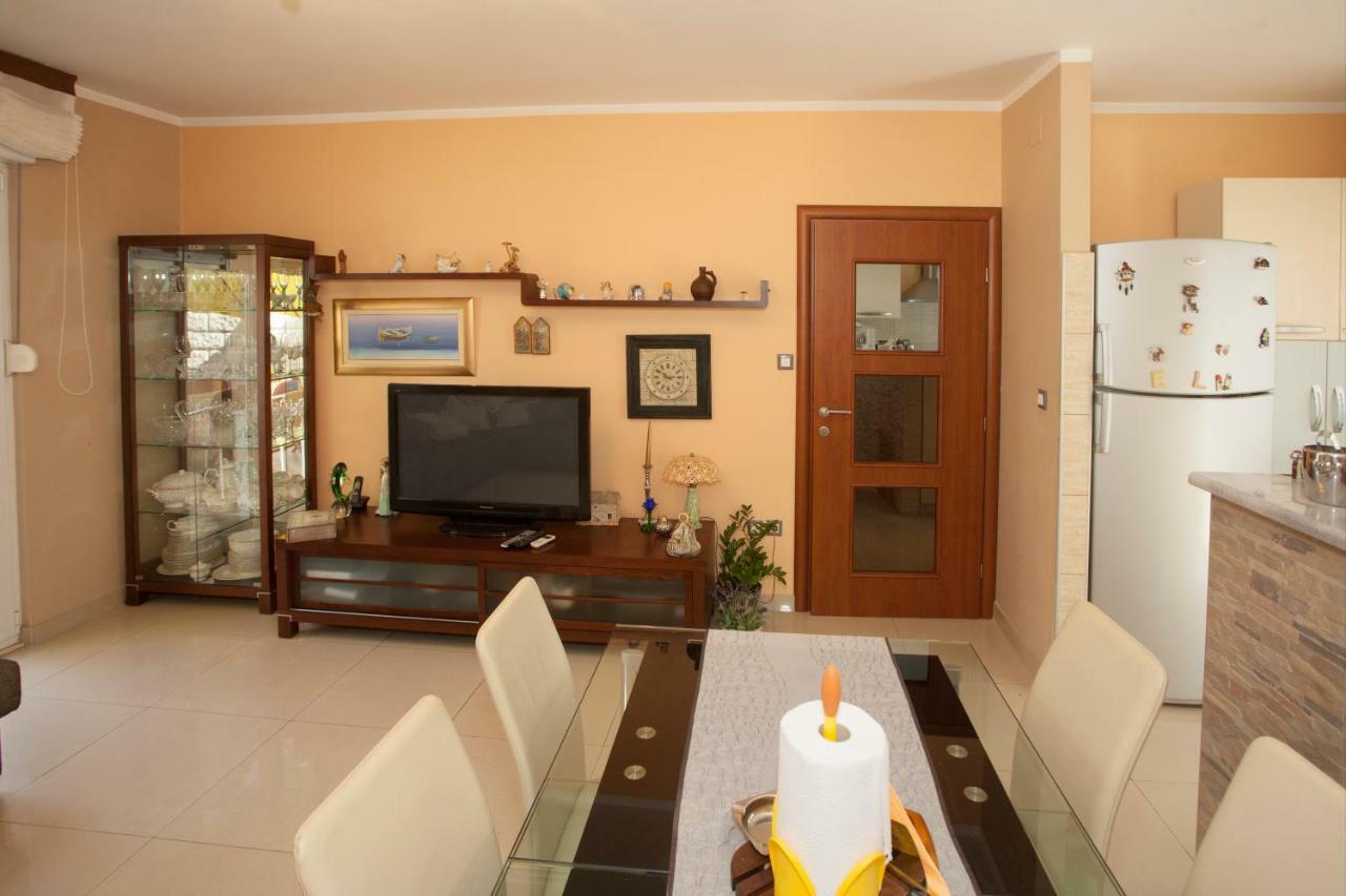 Apartment Dolores Spalato Esterno foto